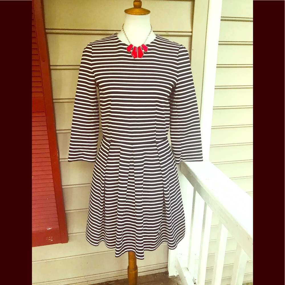 Gap Navy & White Striped Dress 6 FREE SHIP